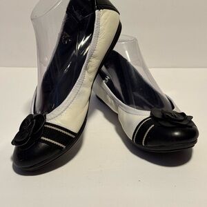 Easy Spirit e360 Women’s 7 Ballet Flats Black White Floral Comfort Walking Shoes